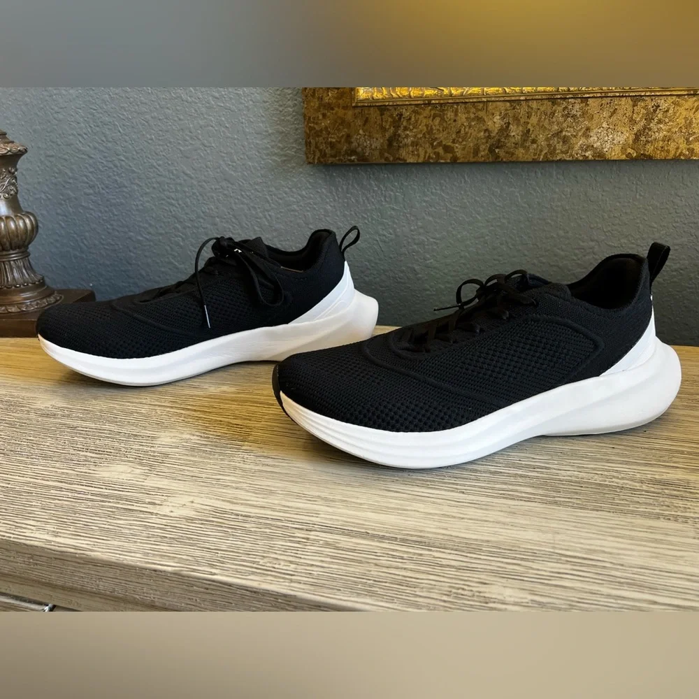 LIKE NEW!!! APL Techloom Dream Black and White Men's Shoes